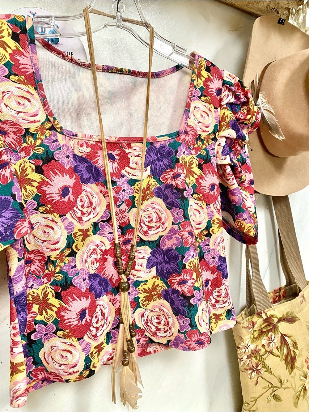 Exaggerated puff sleeves floral boho blouse w shabby cottagecore prairie vibe